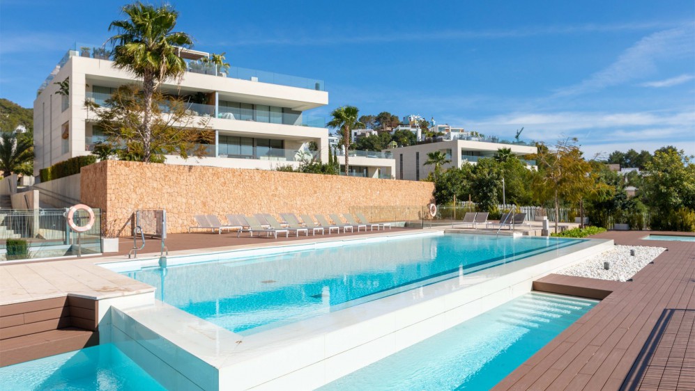 Luxurious Ground-Floor Apartment with Private Garden and Pool in White Angel Talamanca